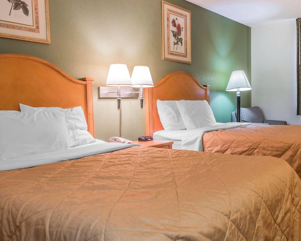 Rodeway Inn Coopersville Exterior foto
