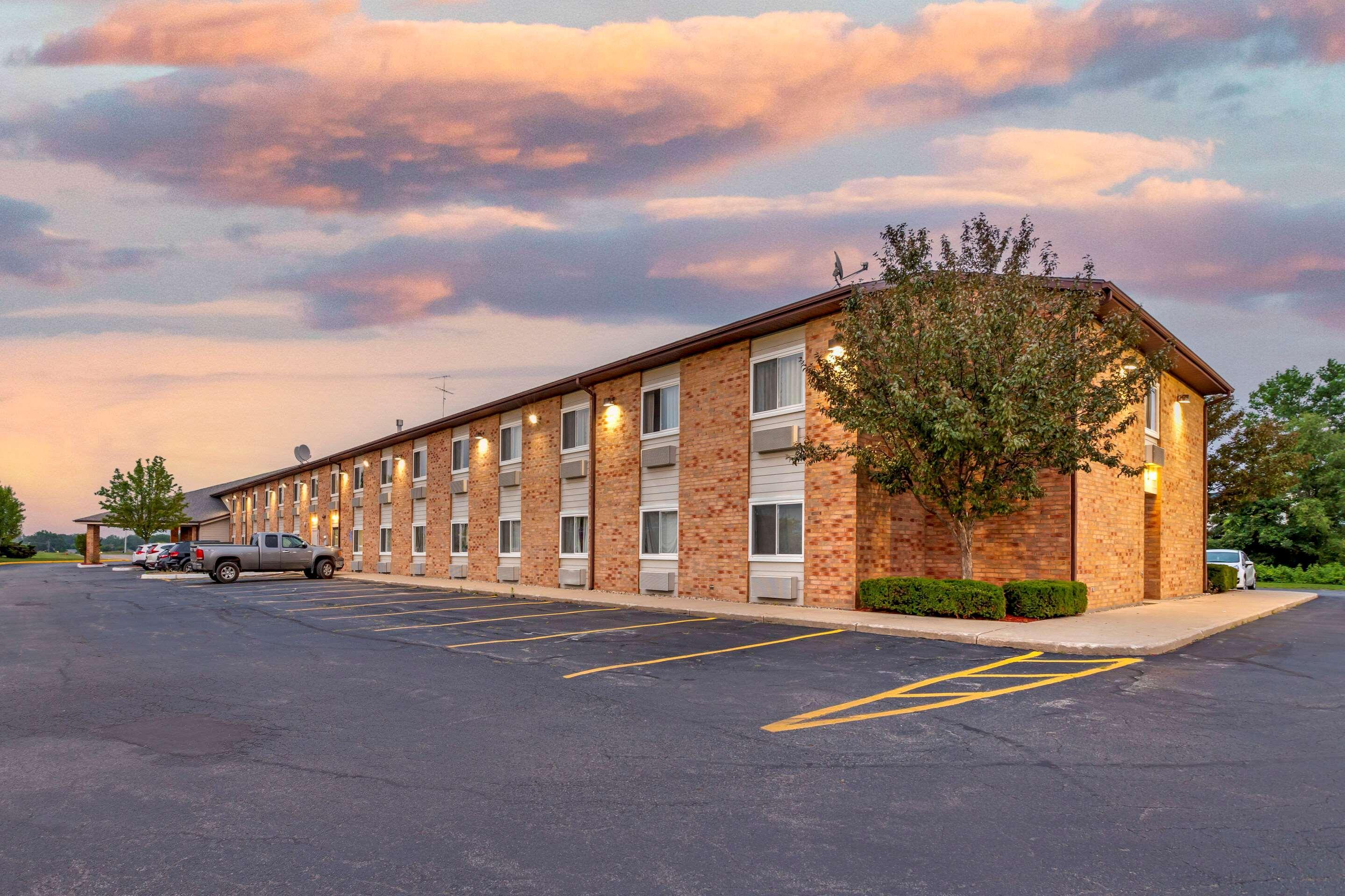 Rodeway Inn Coopersville Exterior foto