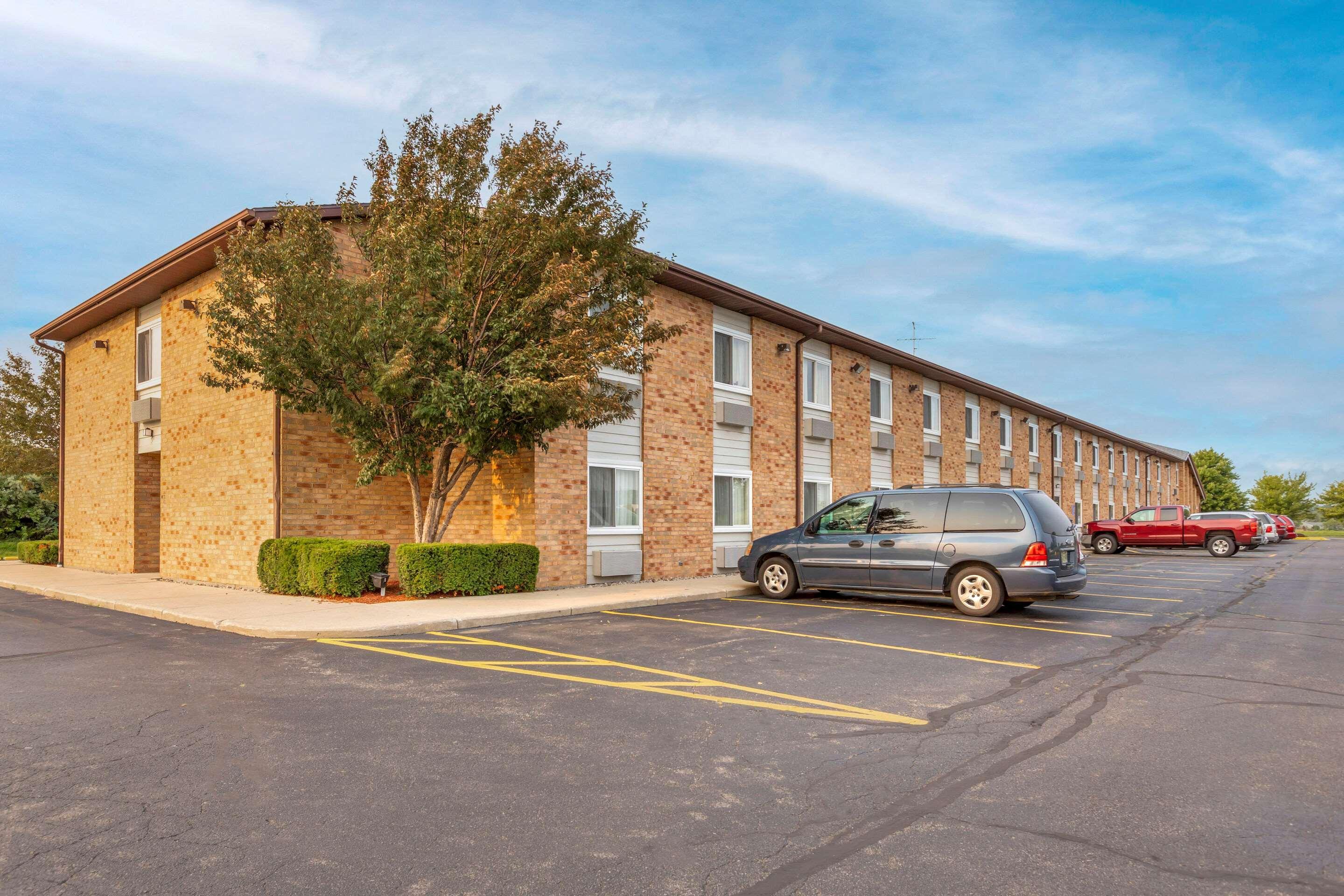 Rodeway Inn Coopersville Exterior foto